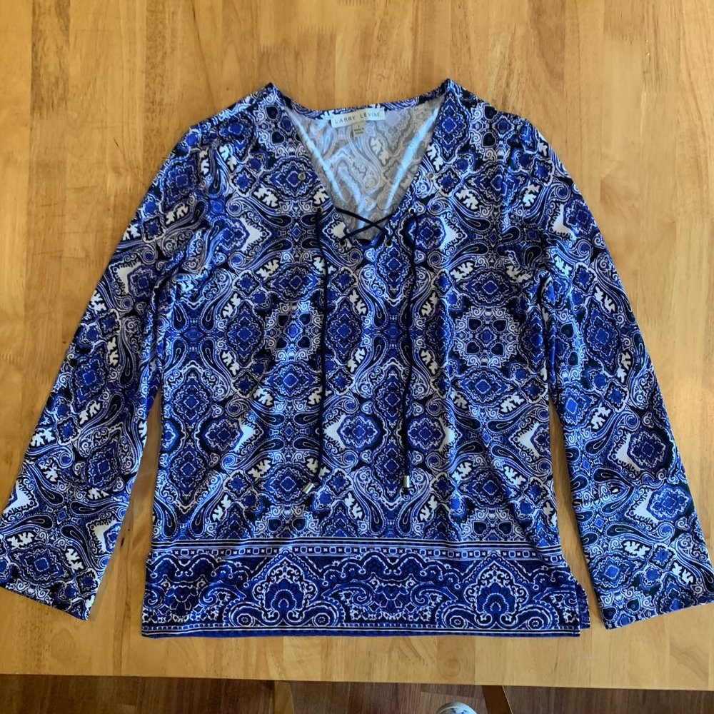 Larry Levine Blue Patterned Top